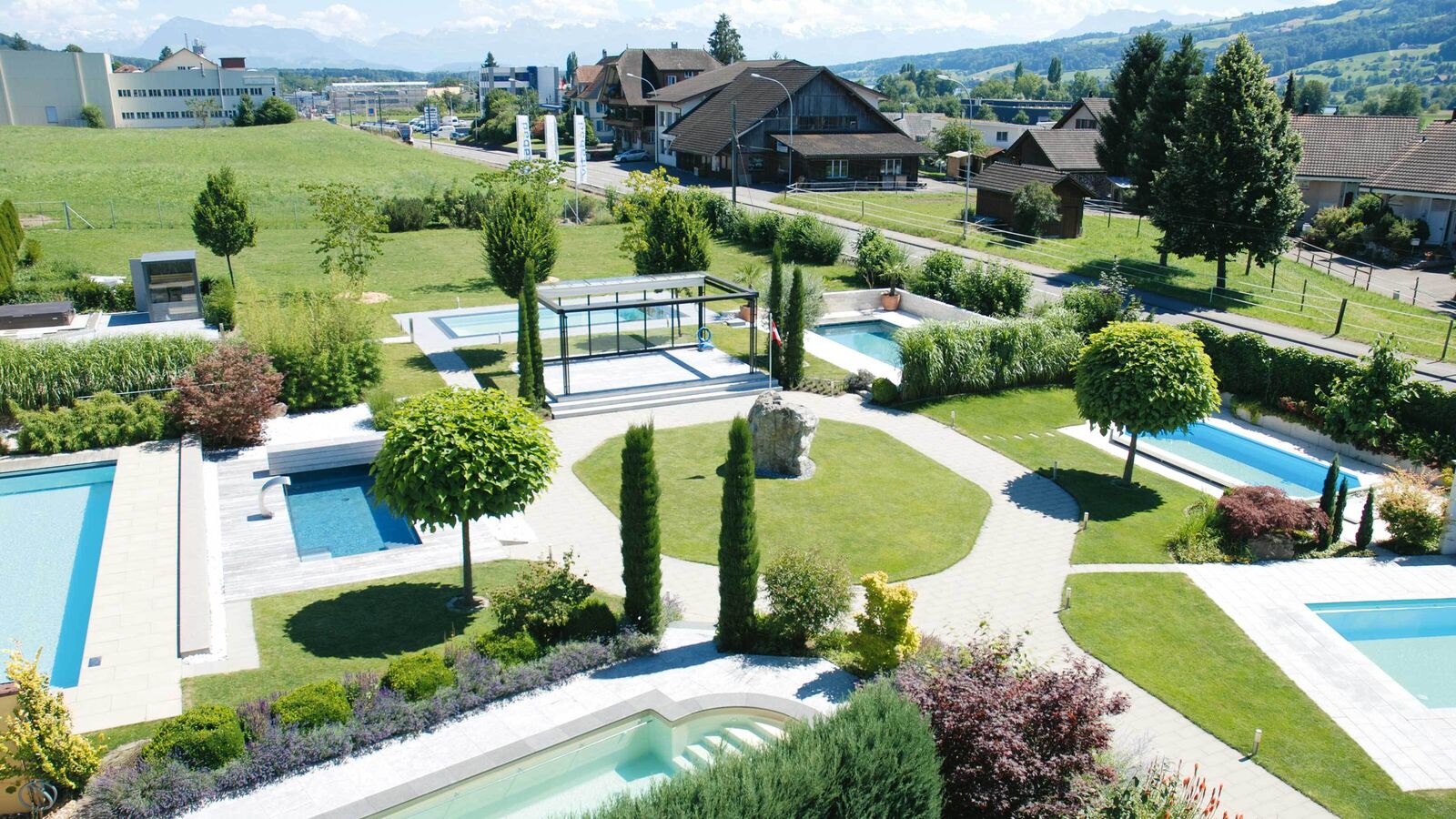 «Der Garten mit Pool lebt enorm»