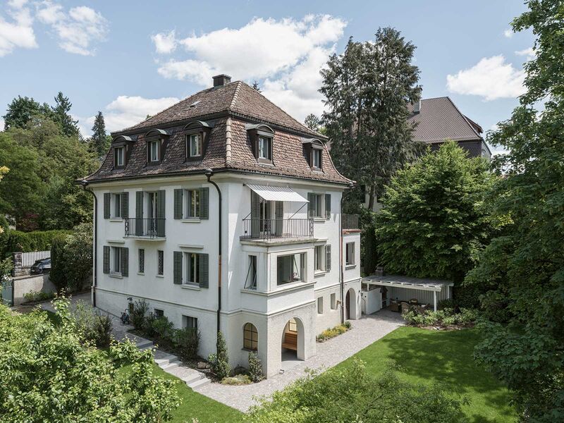 Das Haus aus den 1920er-Jahren versprüht mit seiner Fassade noch heute den Charme der Jugendstilzeit.