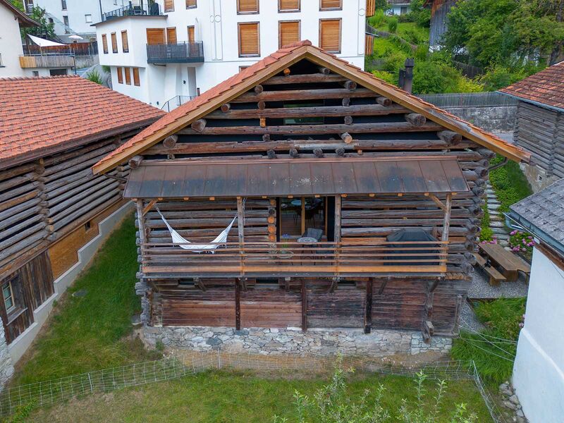 Bei dem Umbau des Rundholzstalls in Sagogn wurde die ursprüngliche Aussengestaltung beibehalten.